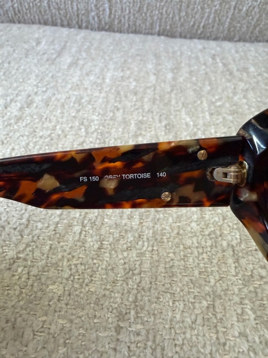 Fendi FS 150 Vintage 90s Grey Tortoise Oval Frame Sunglasses Case Made in Italy main image 10
